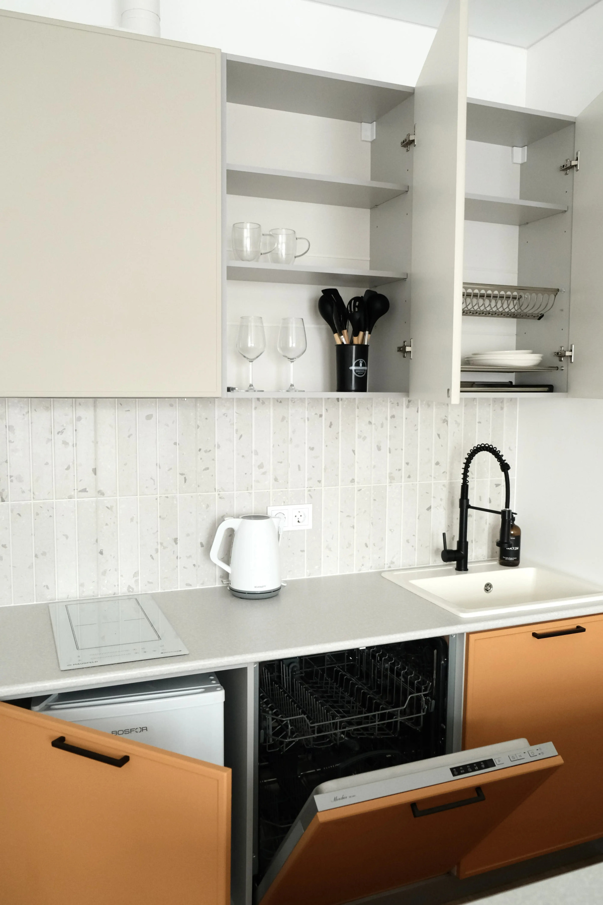 Апартаменты Студия Roomroom Краски