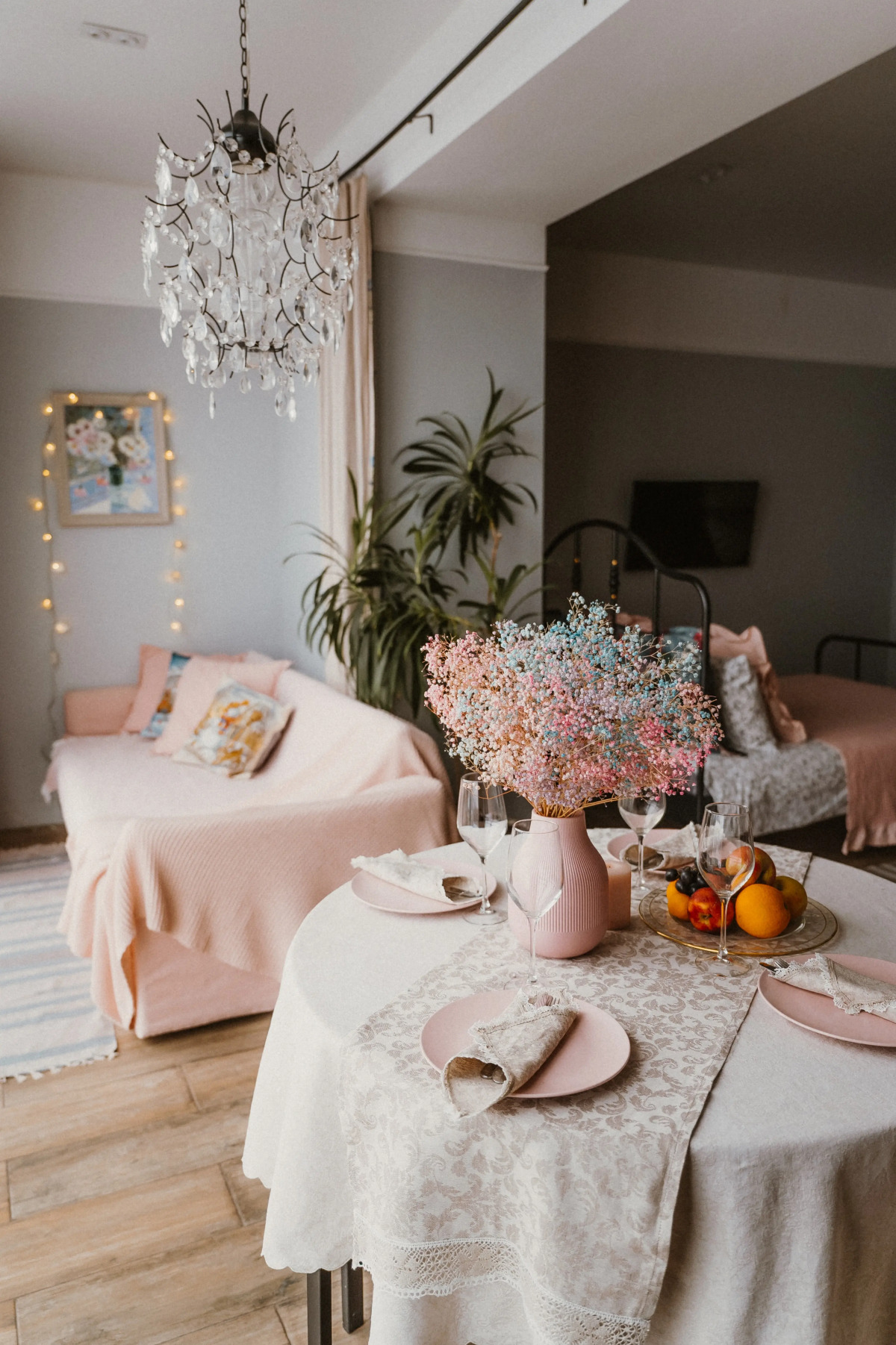 Апартаменты Дизайнерские с Панорамными Окнами