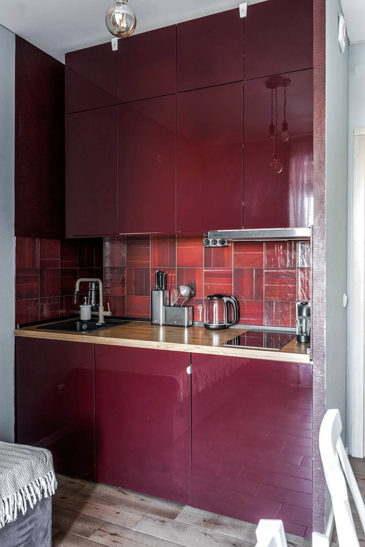 Апартаменты с балконом и красивым видом у метро