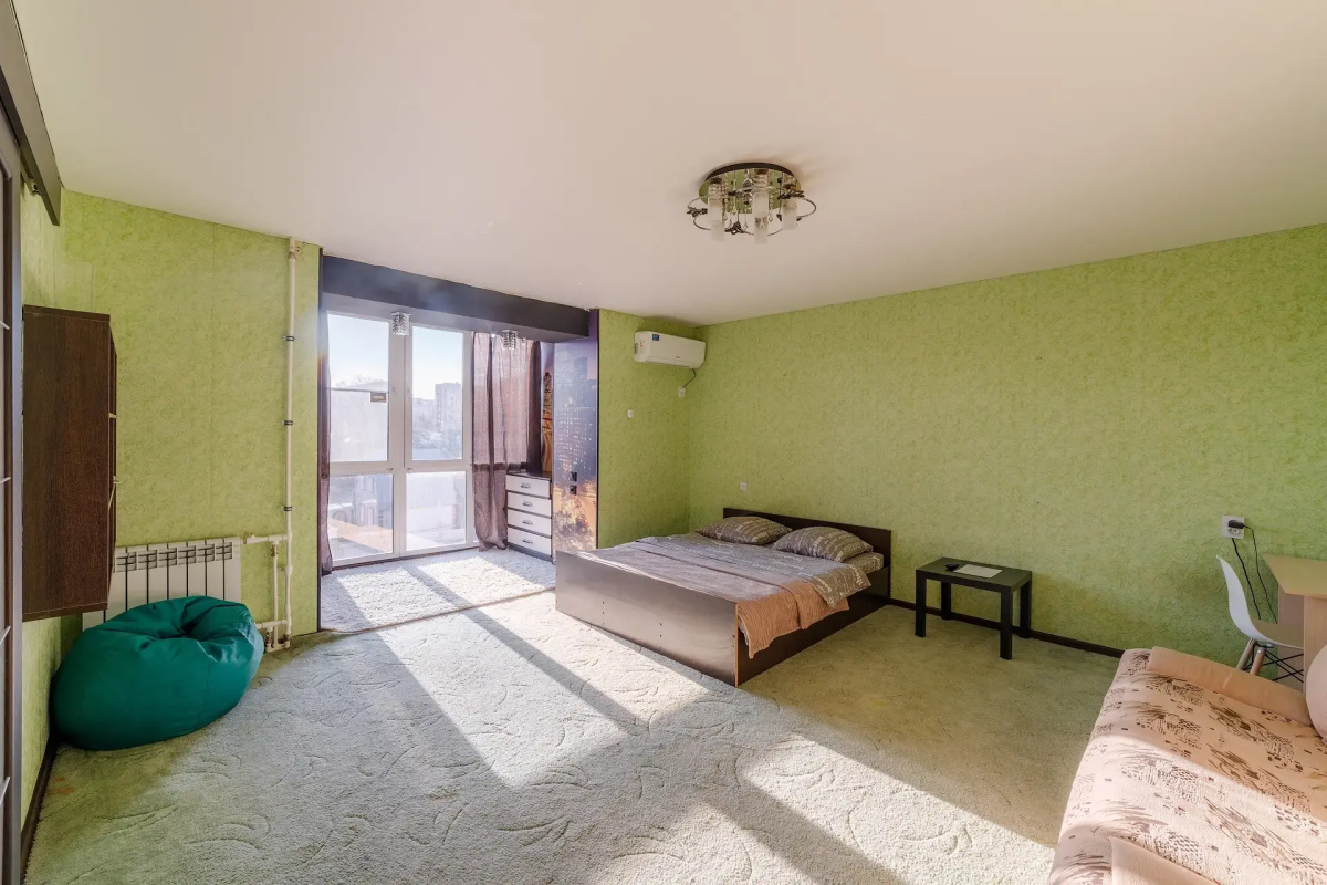 Квартира PrezentHaus на Чичканова 70б