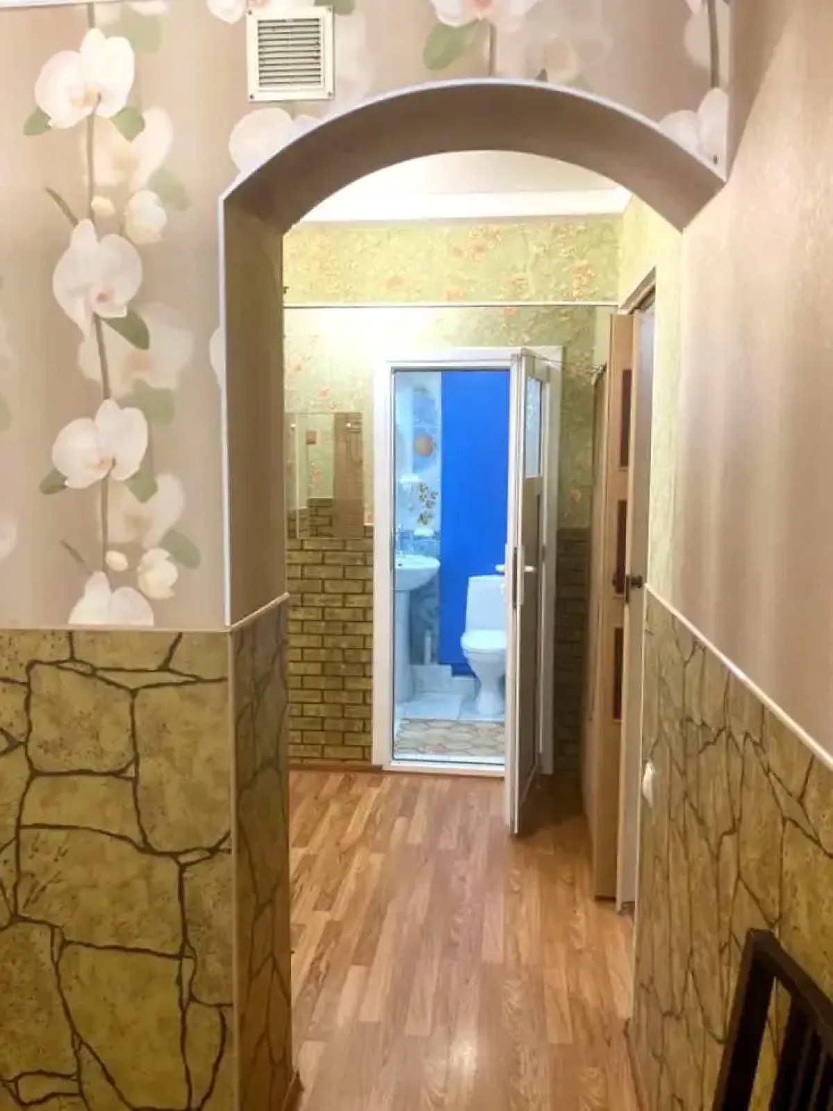 Апартаменты Широкая 34