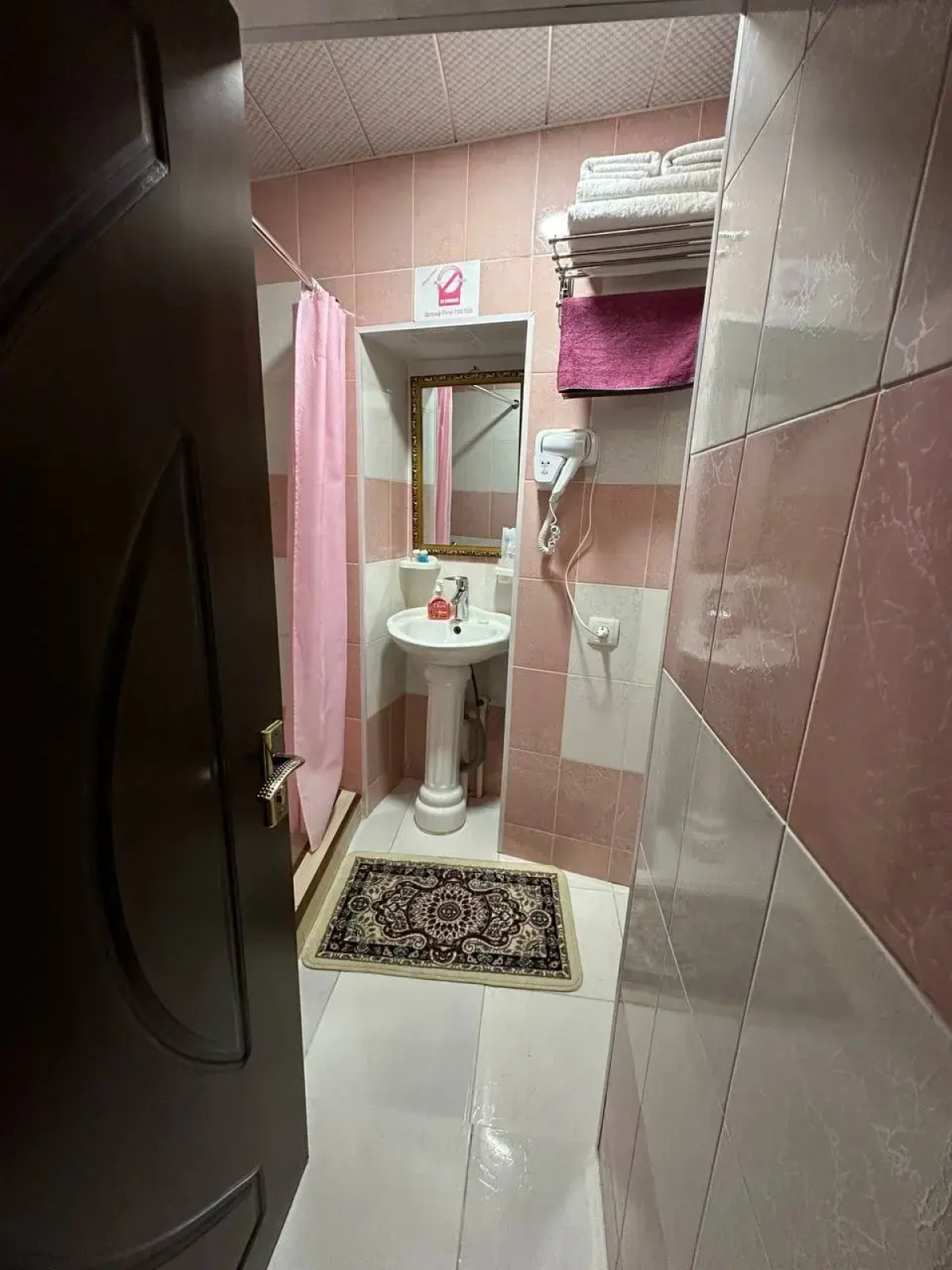 Hotel Khurjin