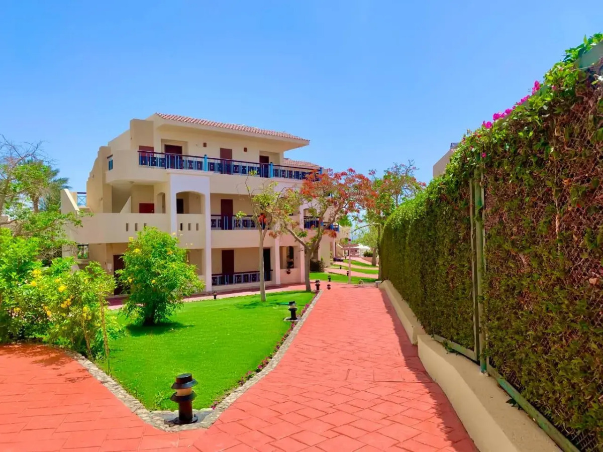 Ivy Cyrene Island Aqua Park Resort