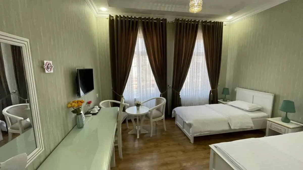 Отель Izumrud Palace