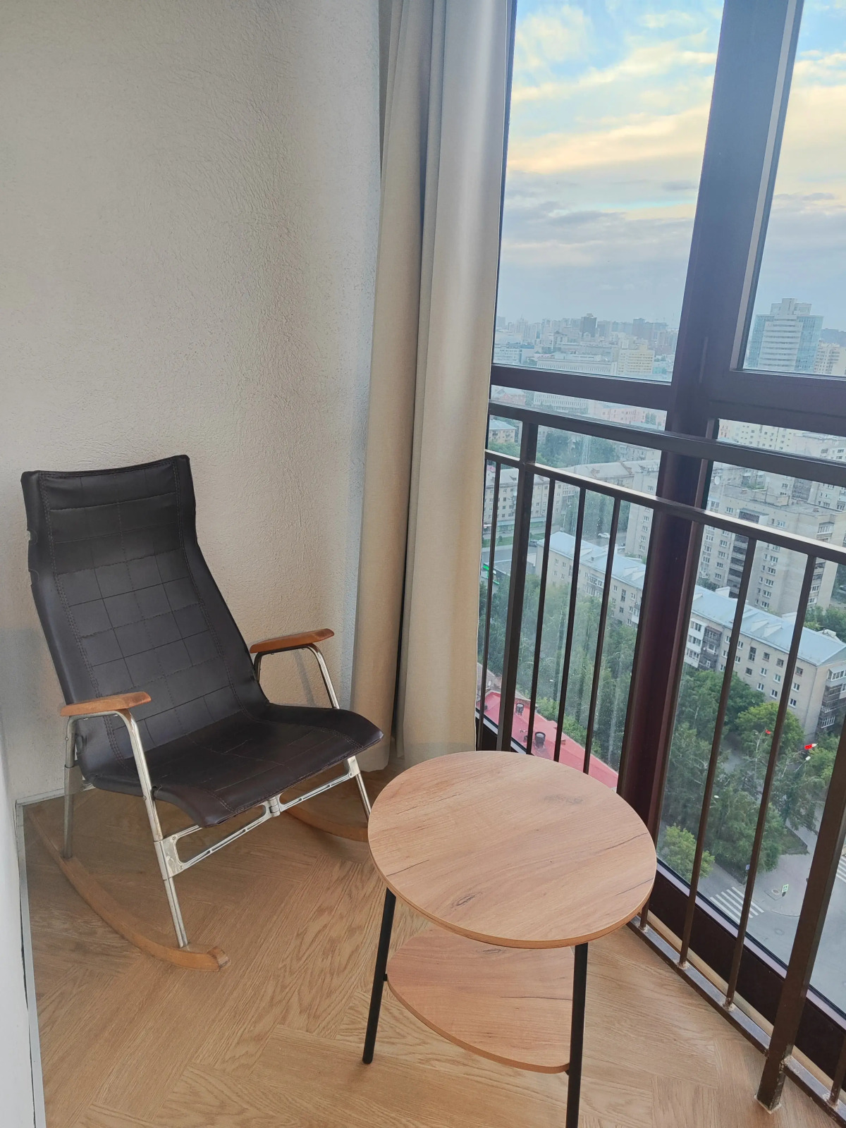 Квартира рядом с метро и жд вокзалом и прекрасным видом на город