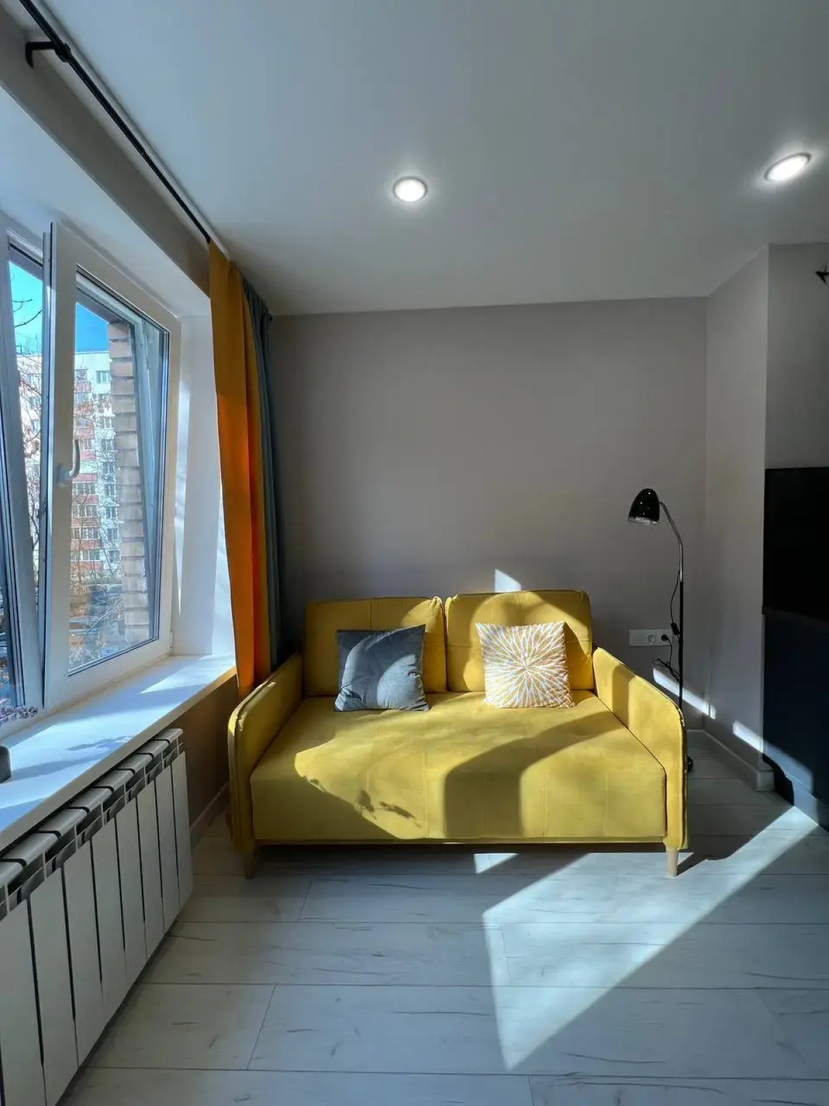 Апартаменты Яркие апартаменты Yellow у метро Кузьминки