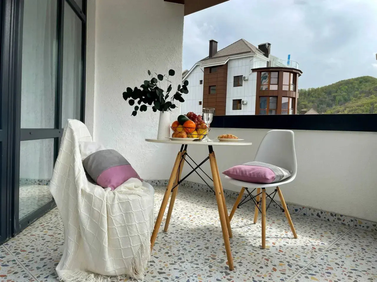 Апартаменты с видом на море большим балконом в 3-х минутах от пляжа