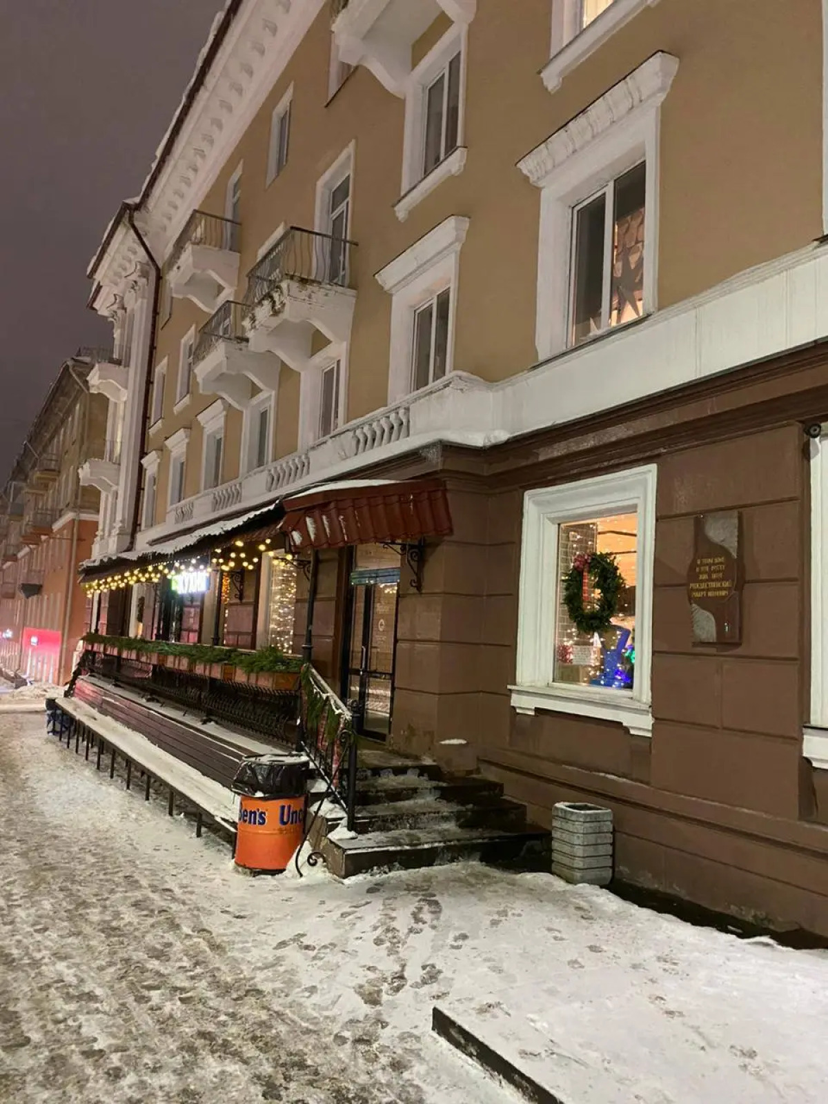 Апартаменты трехкомнатные рядом с набережной