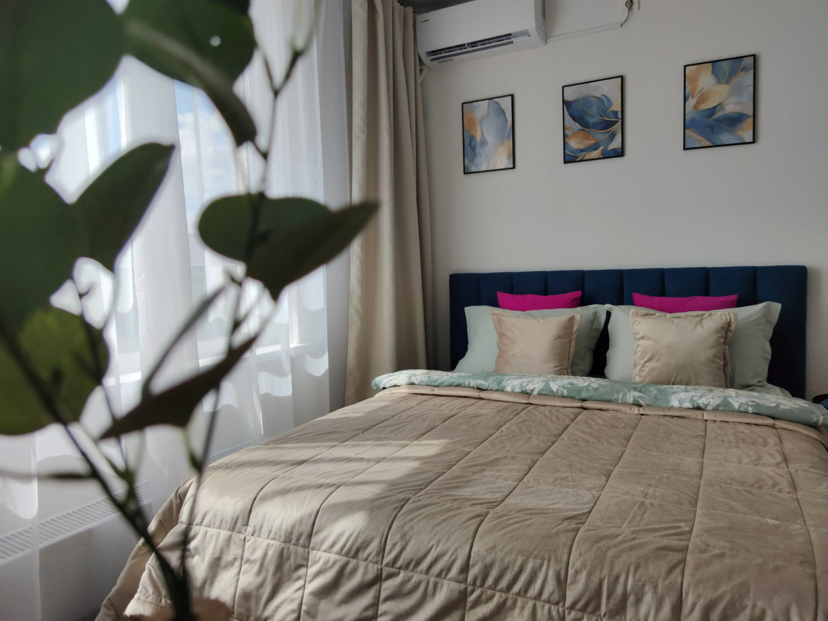 Квартира Современная Студия с большой кроватью и кондиционером