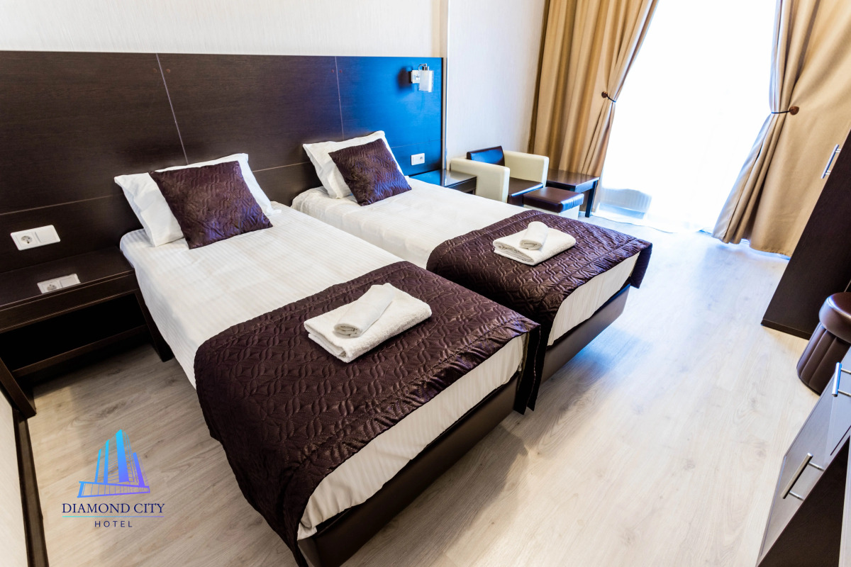 Отель Diamond City