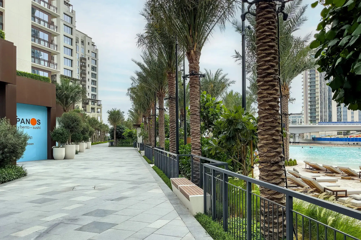 Апартаменты Сozy 1BR at Vida Residences Creek Beach