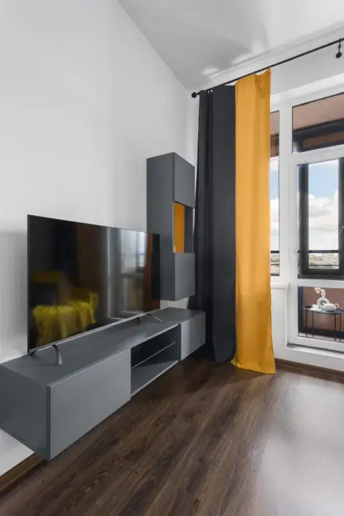 Квартира Комфорт с Балконом и Видом на Город Moderna Flat Status