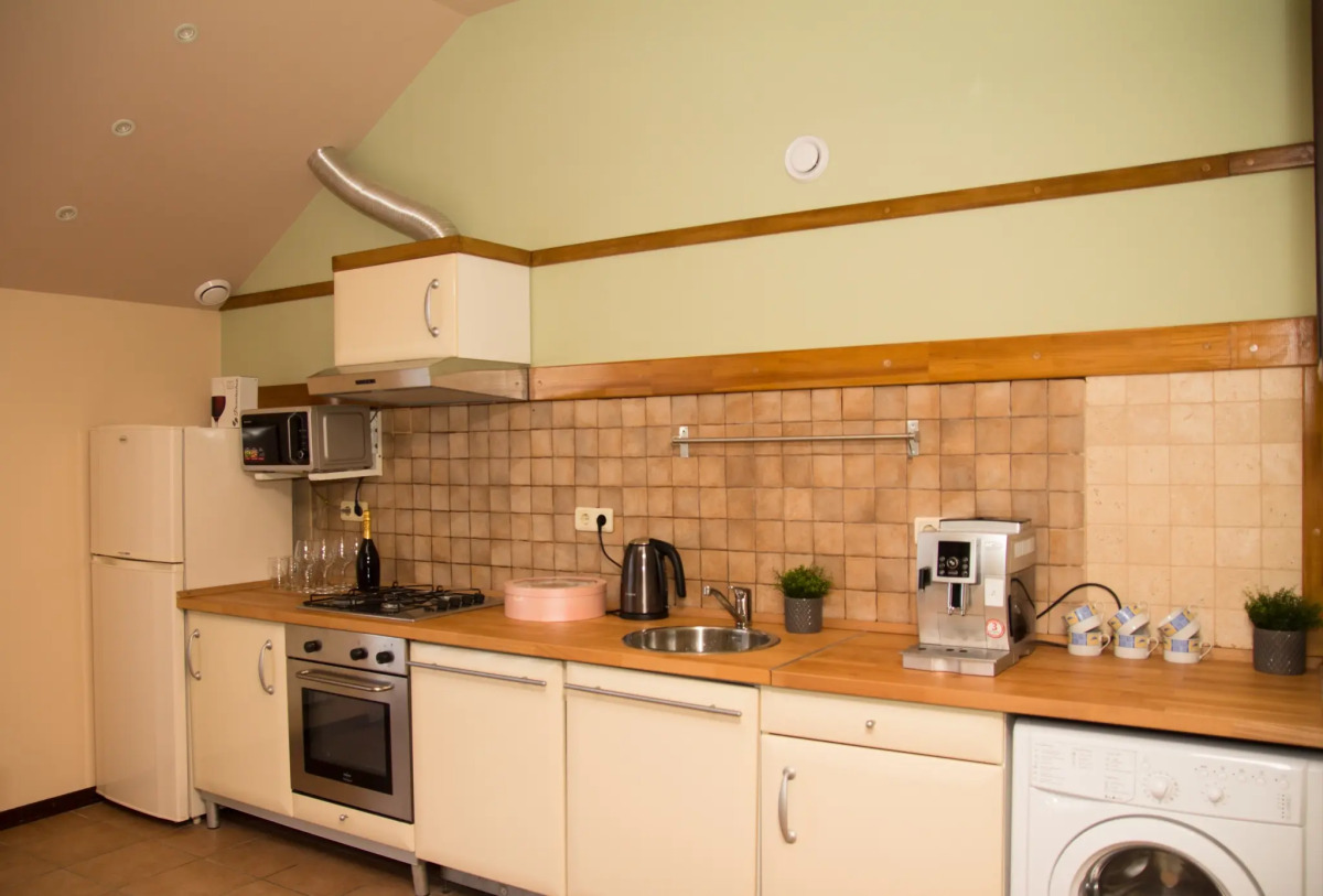 Апартаменты Лоял на улице 9-я Линия 14