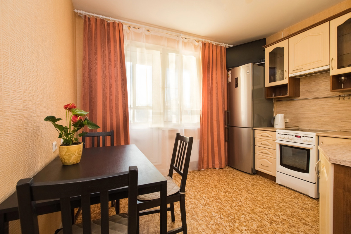 Апартаменты на Родионова 165к12