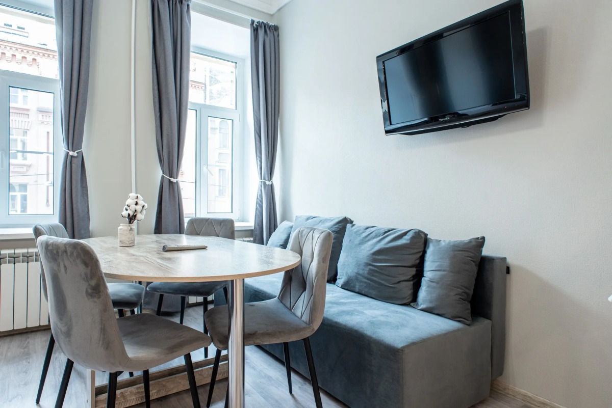 Квартира Стильная Евродвушка с Балконом в Центре Петроградской