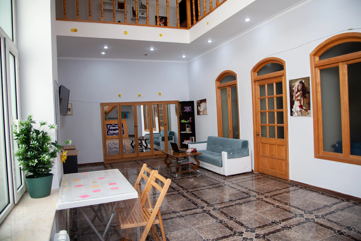 Хостел Happy Baku Hostel & Tours