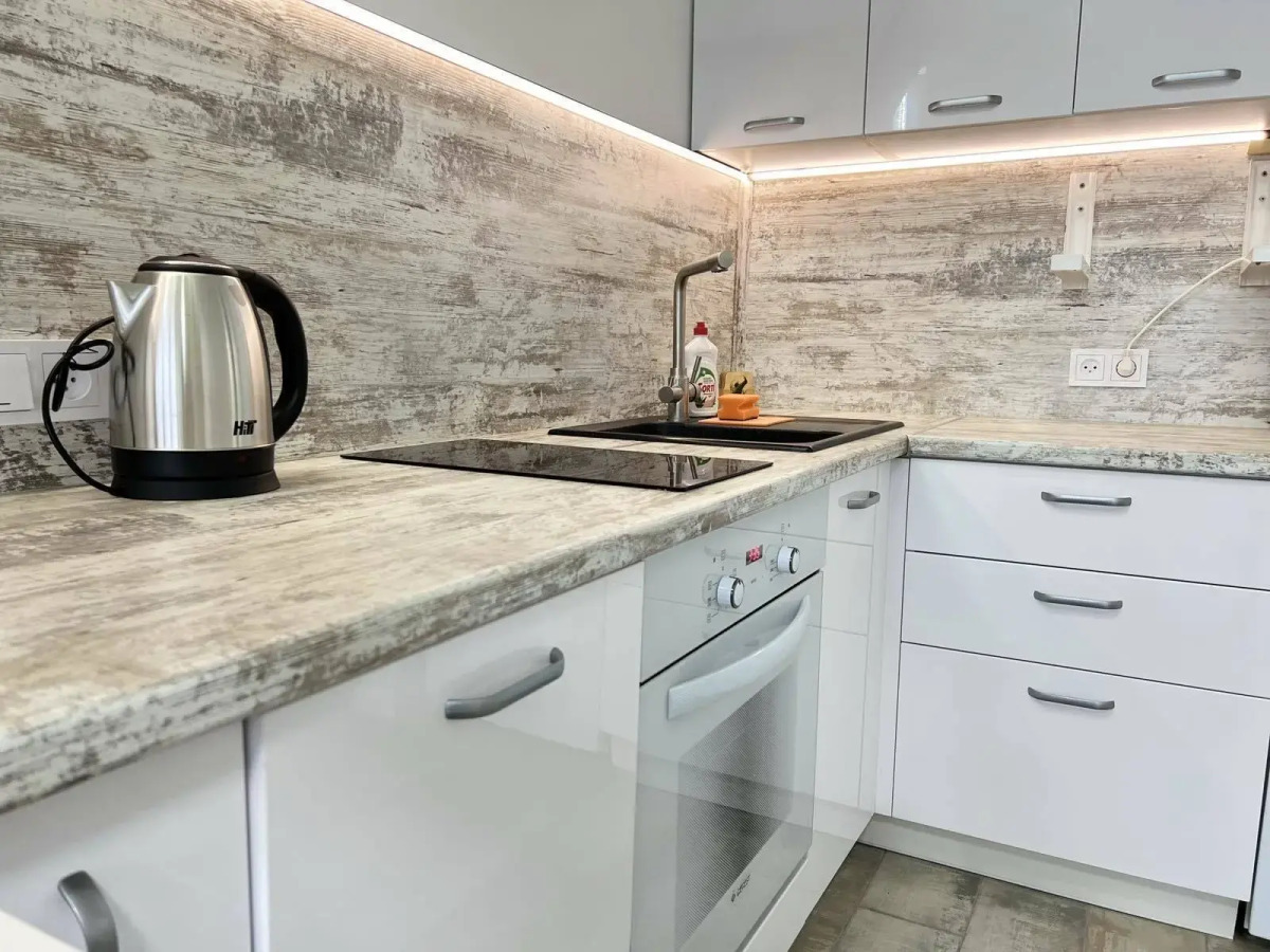 Апартаменты однокомнатные улица Михаила Савицкого 3