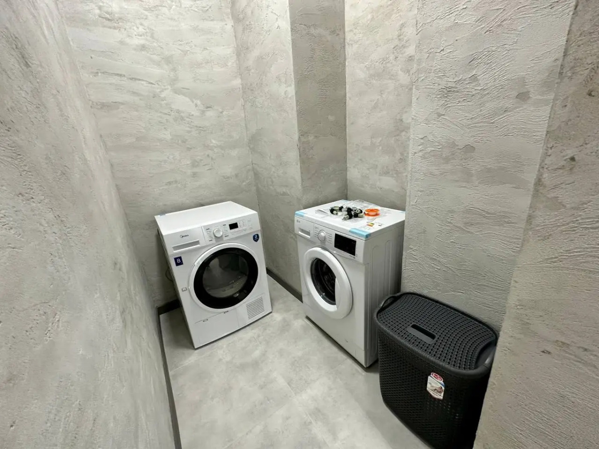 Хостел izzzi hostel Bishkek