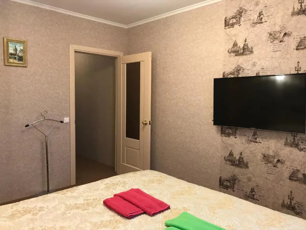 Апартаменты 3 комнаты в Центре рядом с Электричкой на Море