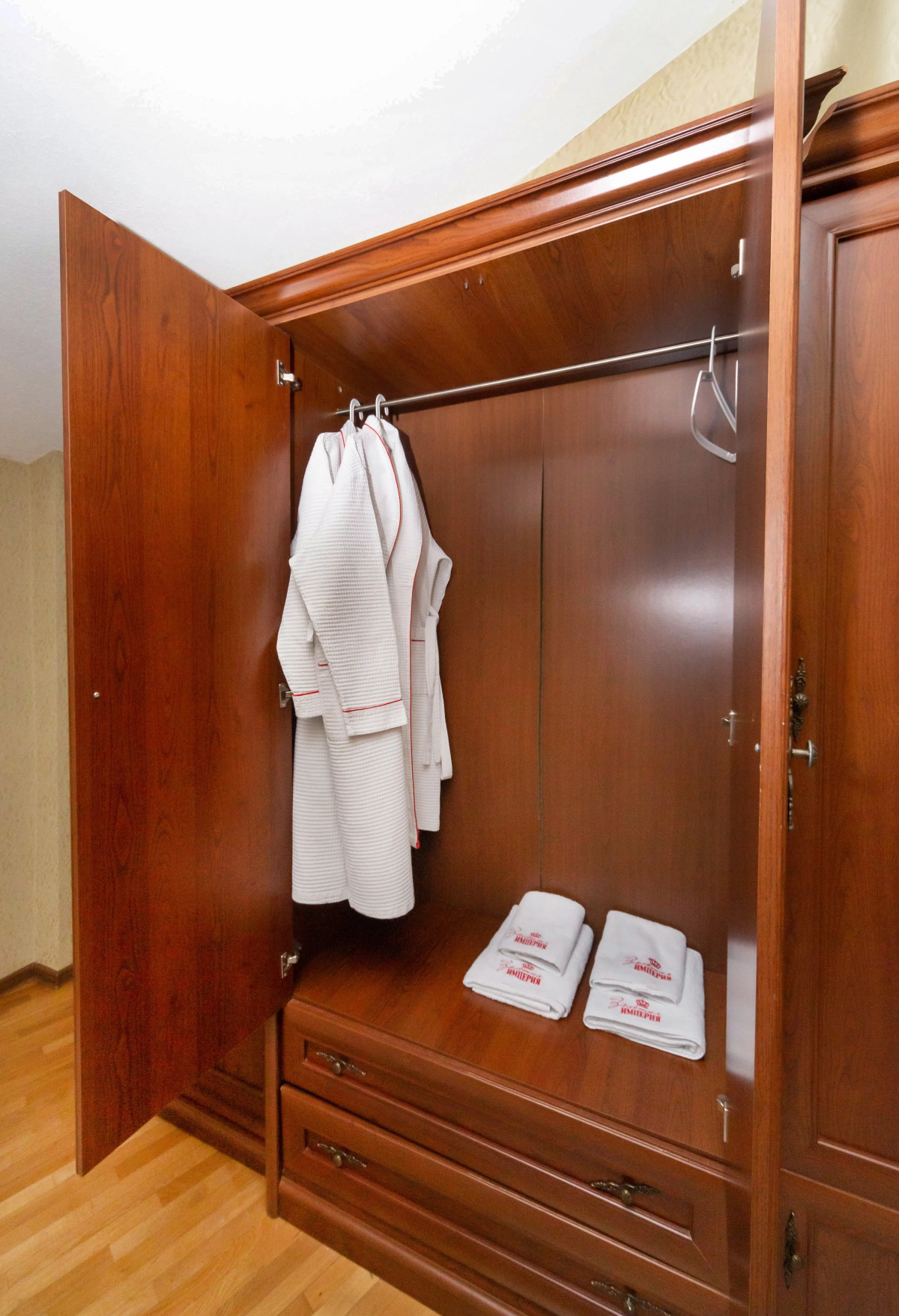 Отель Золотая Империя