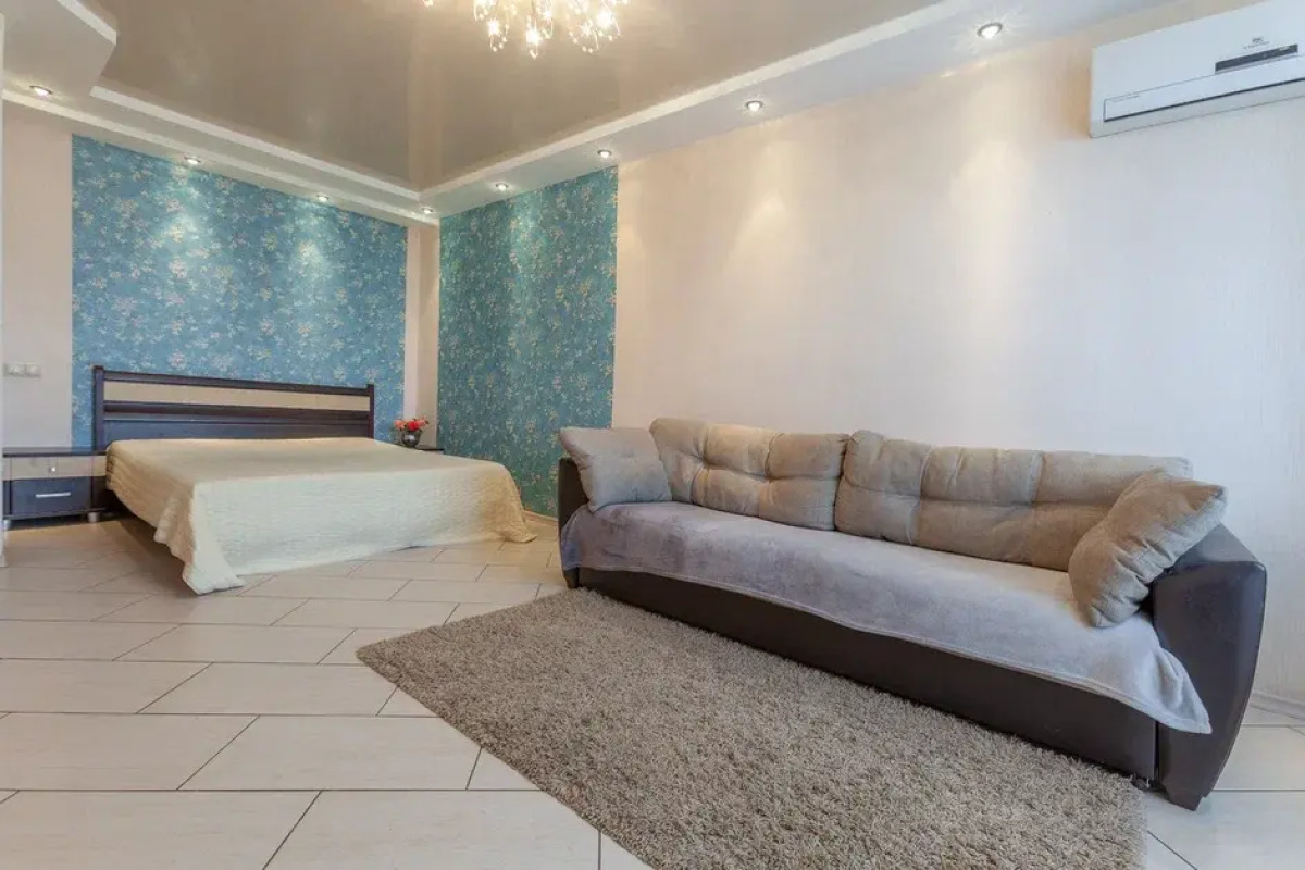 Квартира с джакузи шикарным видом на Волгу в центре Самары