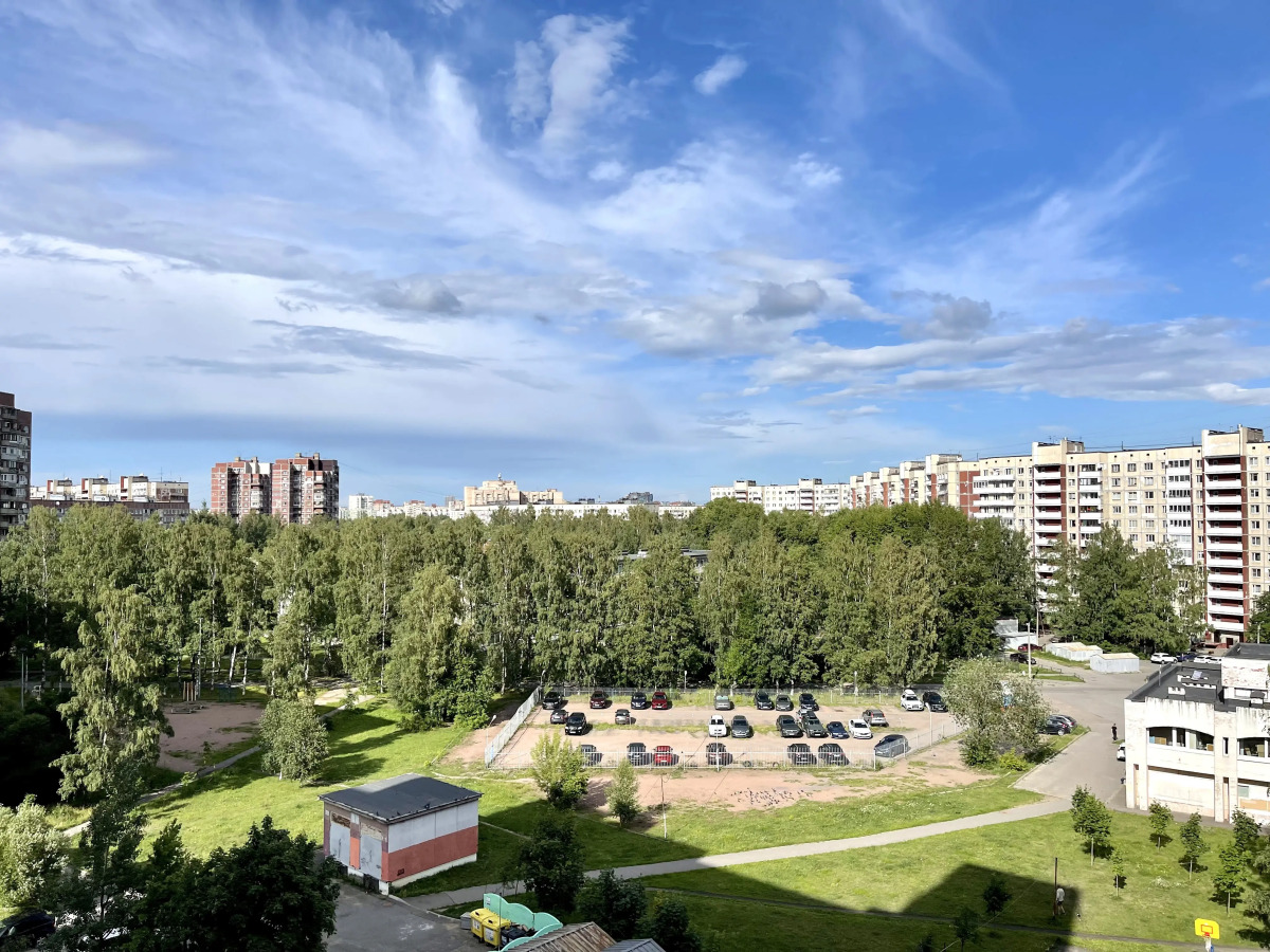 Квартира Приятная Около Вредена  на Веденеева 4