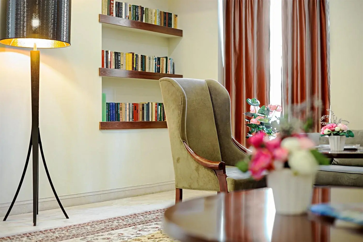 Отель Ambassador