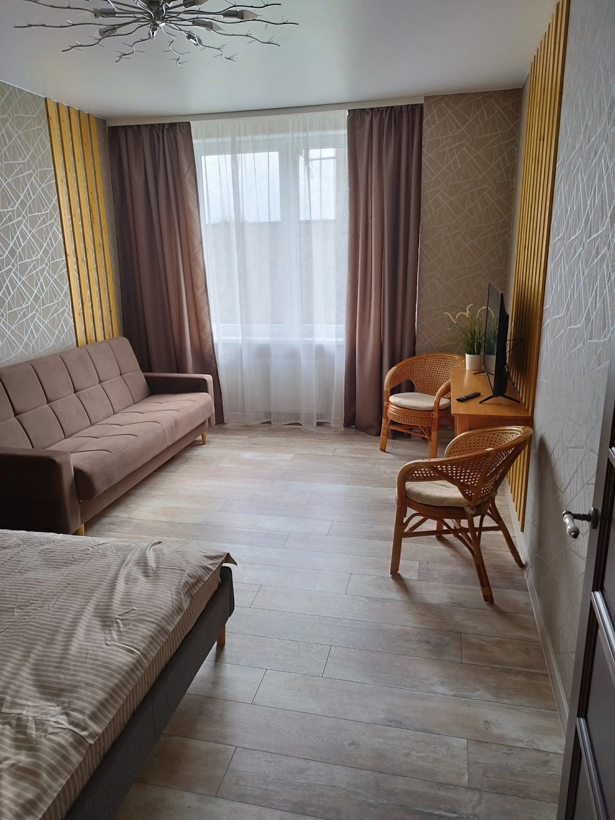 Апартаменты на Леонова