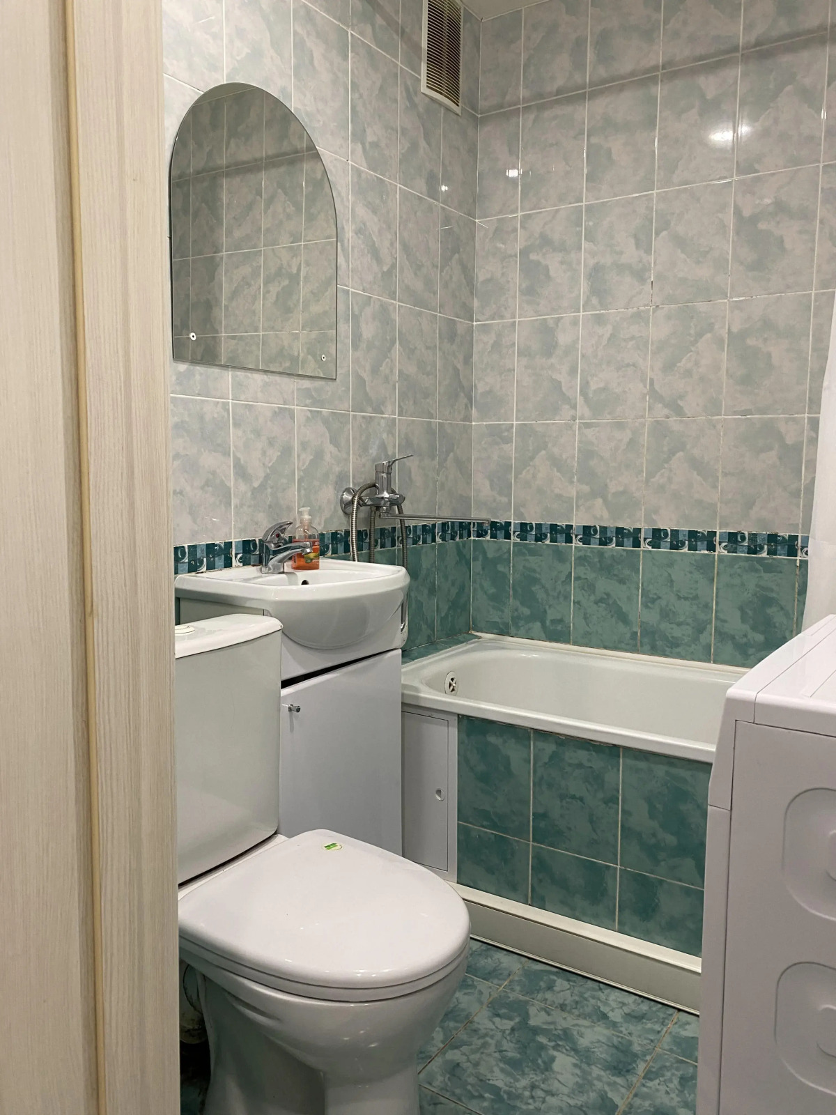 Апартаменты Уютная 2х-комнатная квартира в центре гоpода рядом с набережной