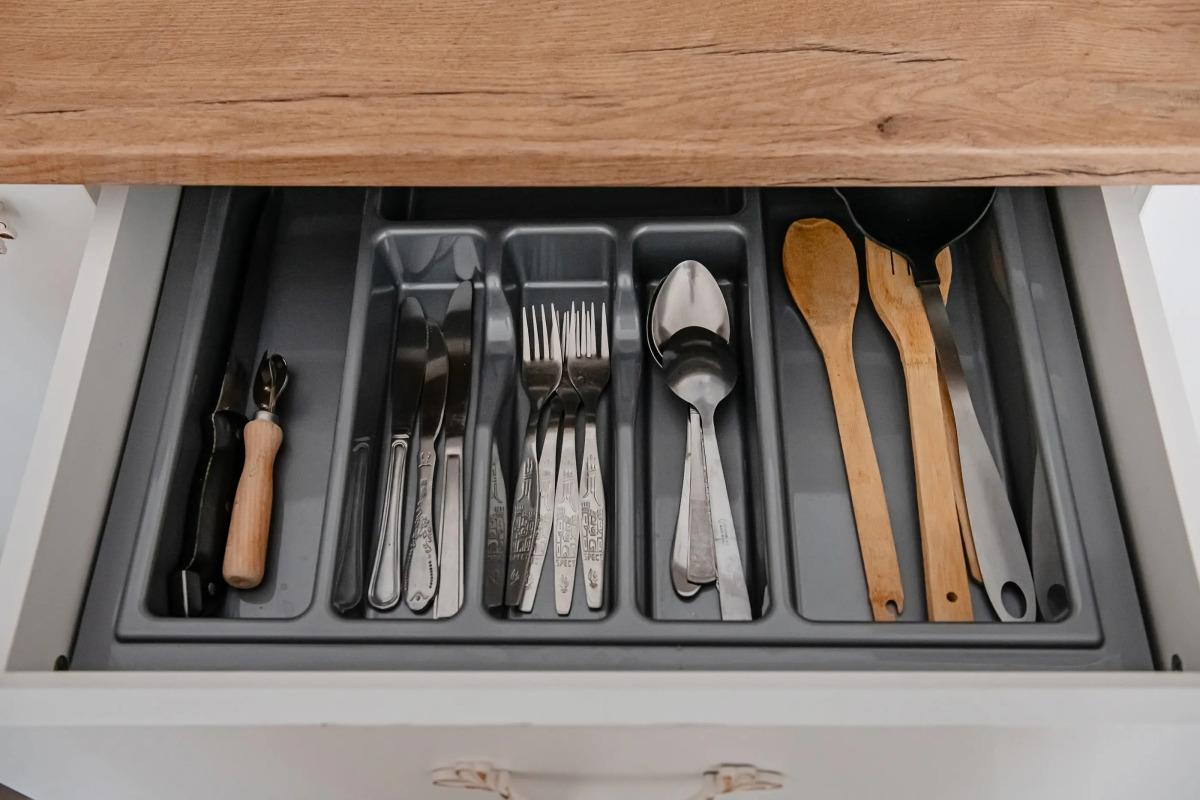 Апартаменты Студия у Станции Метро Грушевка