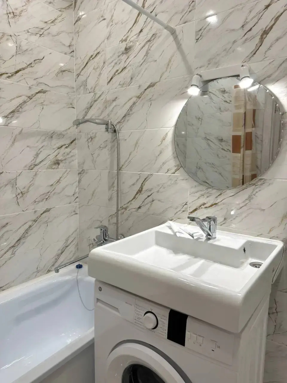 Апартаменты SutkiVIP (СуткиВИП) на ул.  Шмидта 3