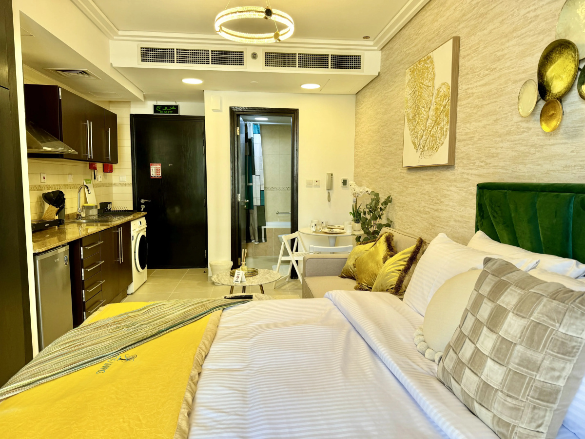 Апартаменты Cosmos Living Sleek and Stylish GCV2