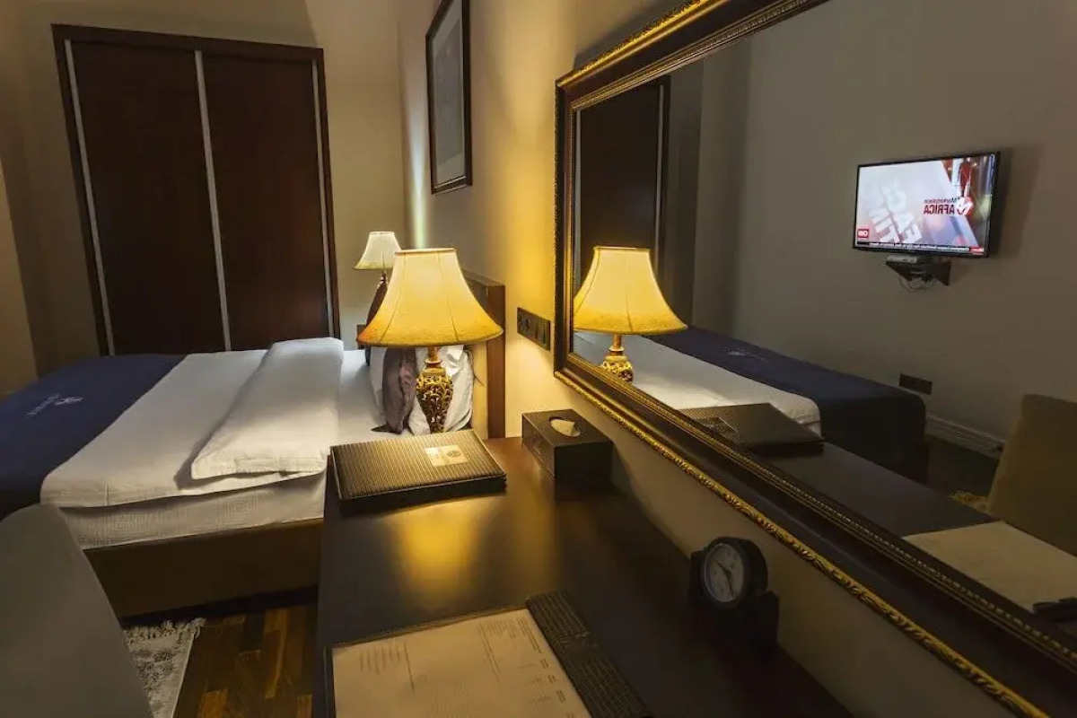 Отель Ambassador