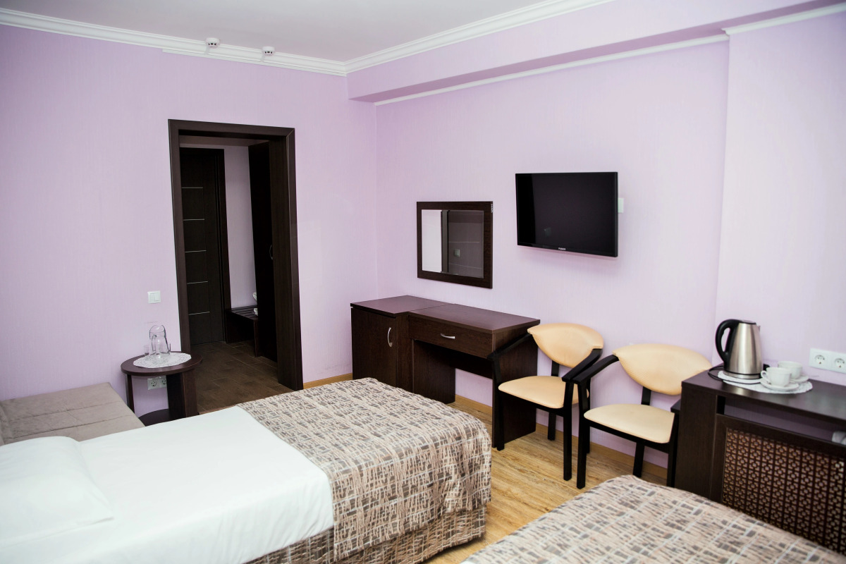 Санаторий Курортная Поликлиника им. Н.И. Пирогова с Пансионатом с Лечением Искра