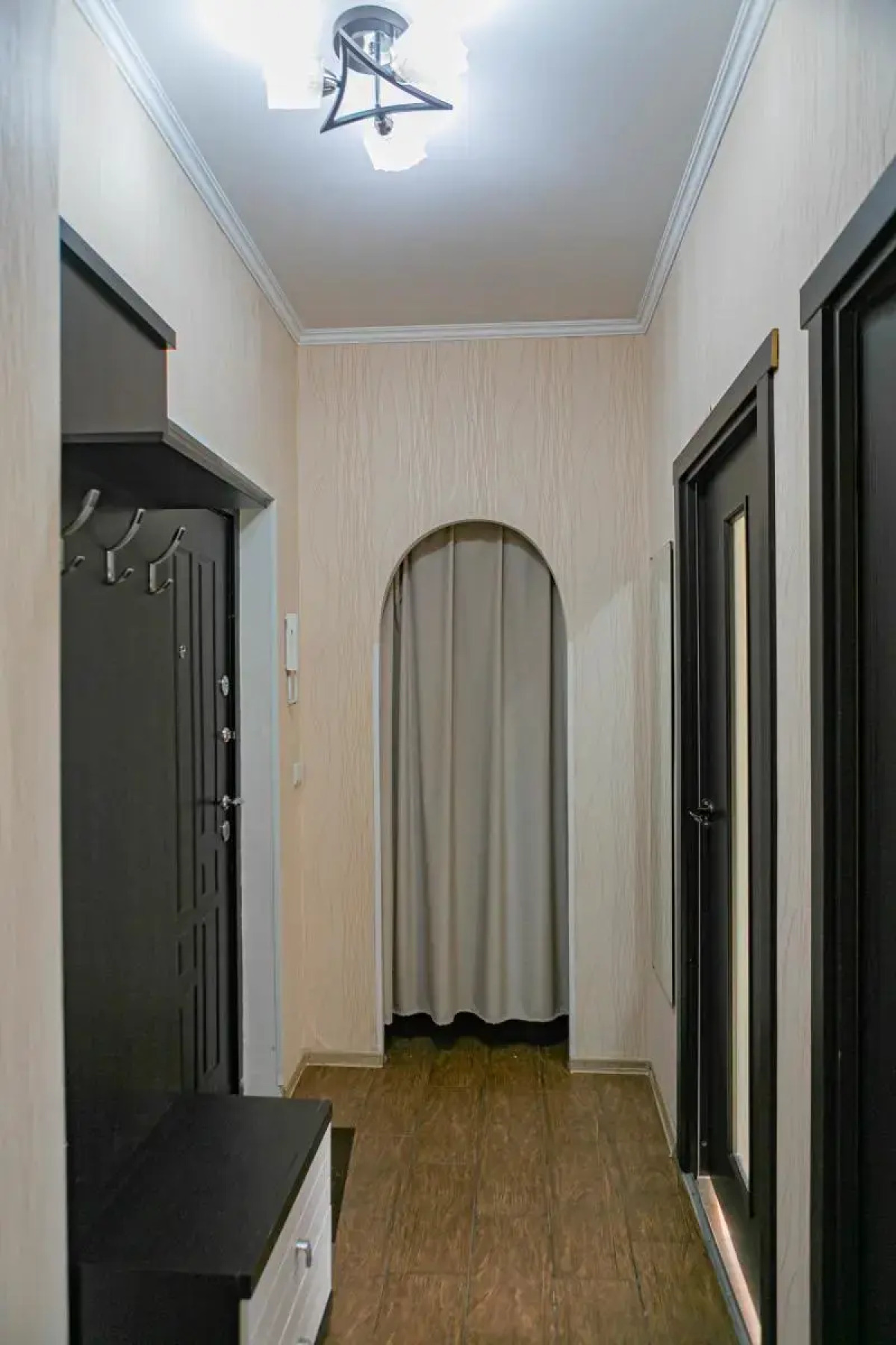 Апартаменты однокомнатные (97) Серебровская 91