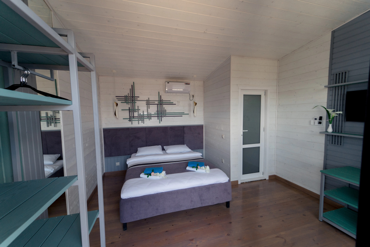 Отель Manresa Family Resort