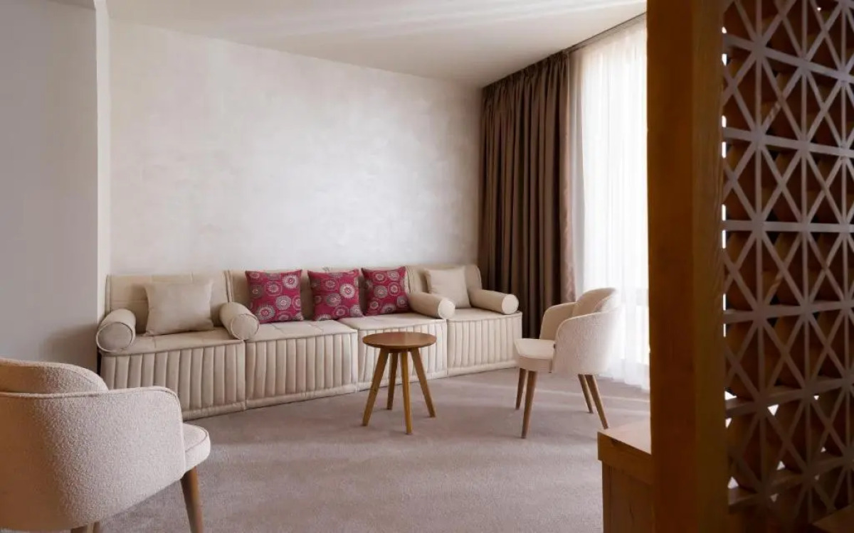 Отель Mercure Bukhara Old Town