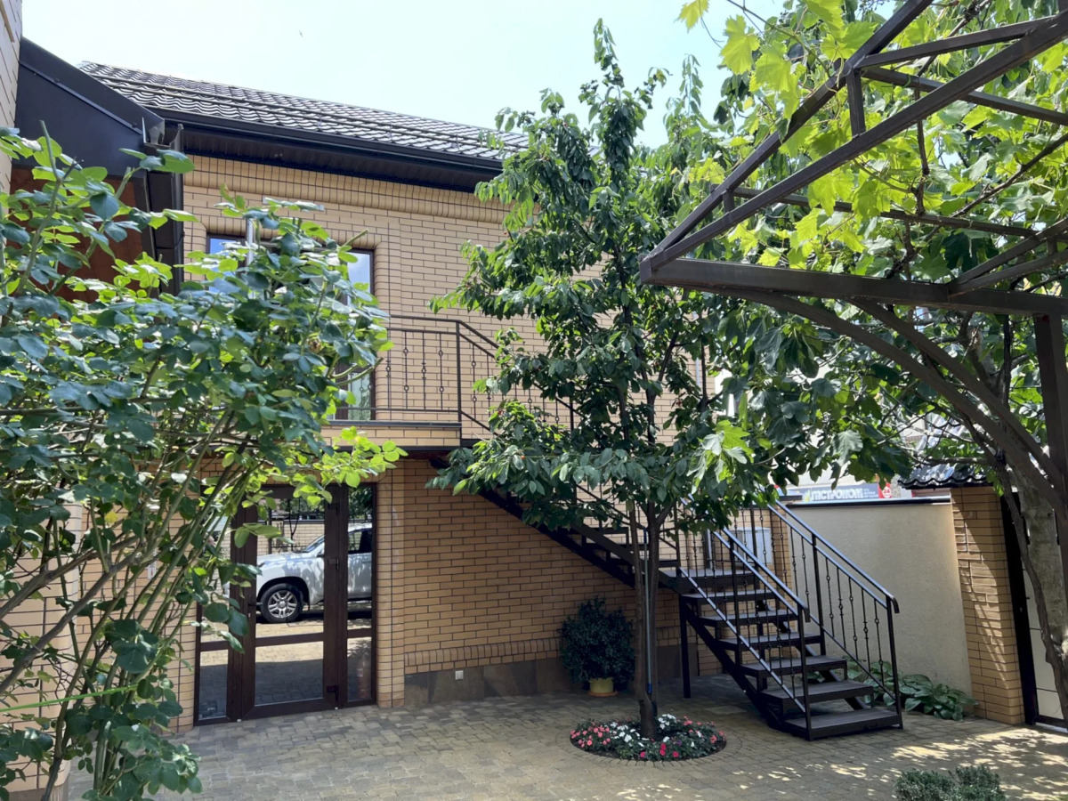 Частный Дом 120 2 Комнатный Этаж с Кухней