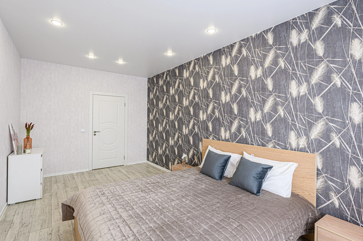 Апартаменты двухкомнатные Stepanenkov на Большевистской 32 на 8 этаже