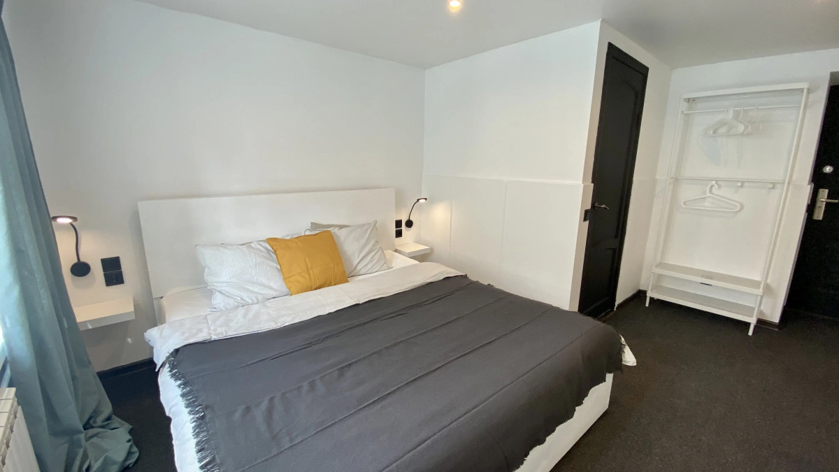 Апартаменты Серебрянический 17