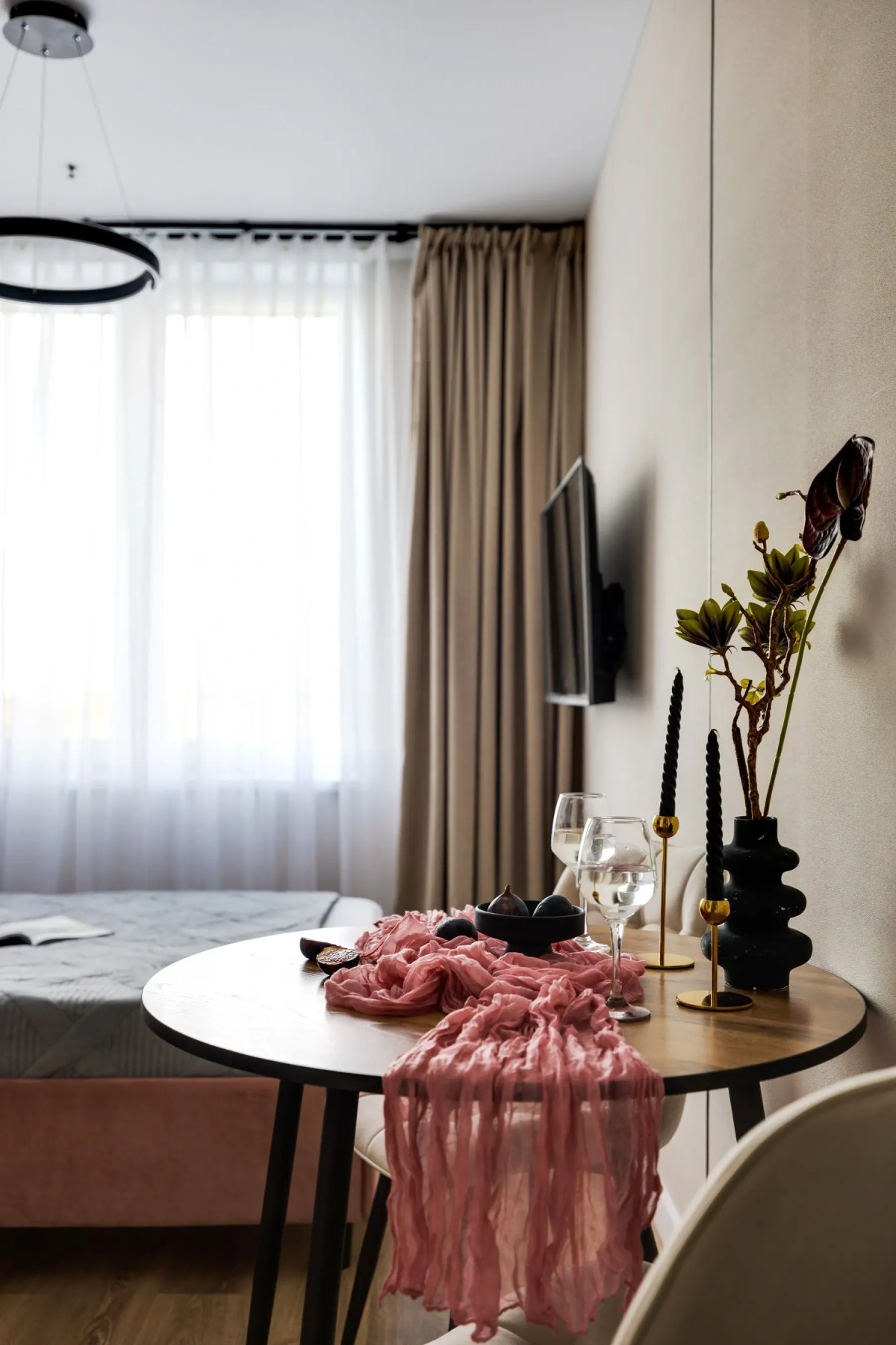 Апартаменты Уютная Дизайнерская Студия у Метро Ботанический Сад