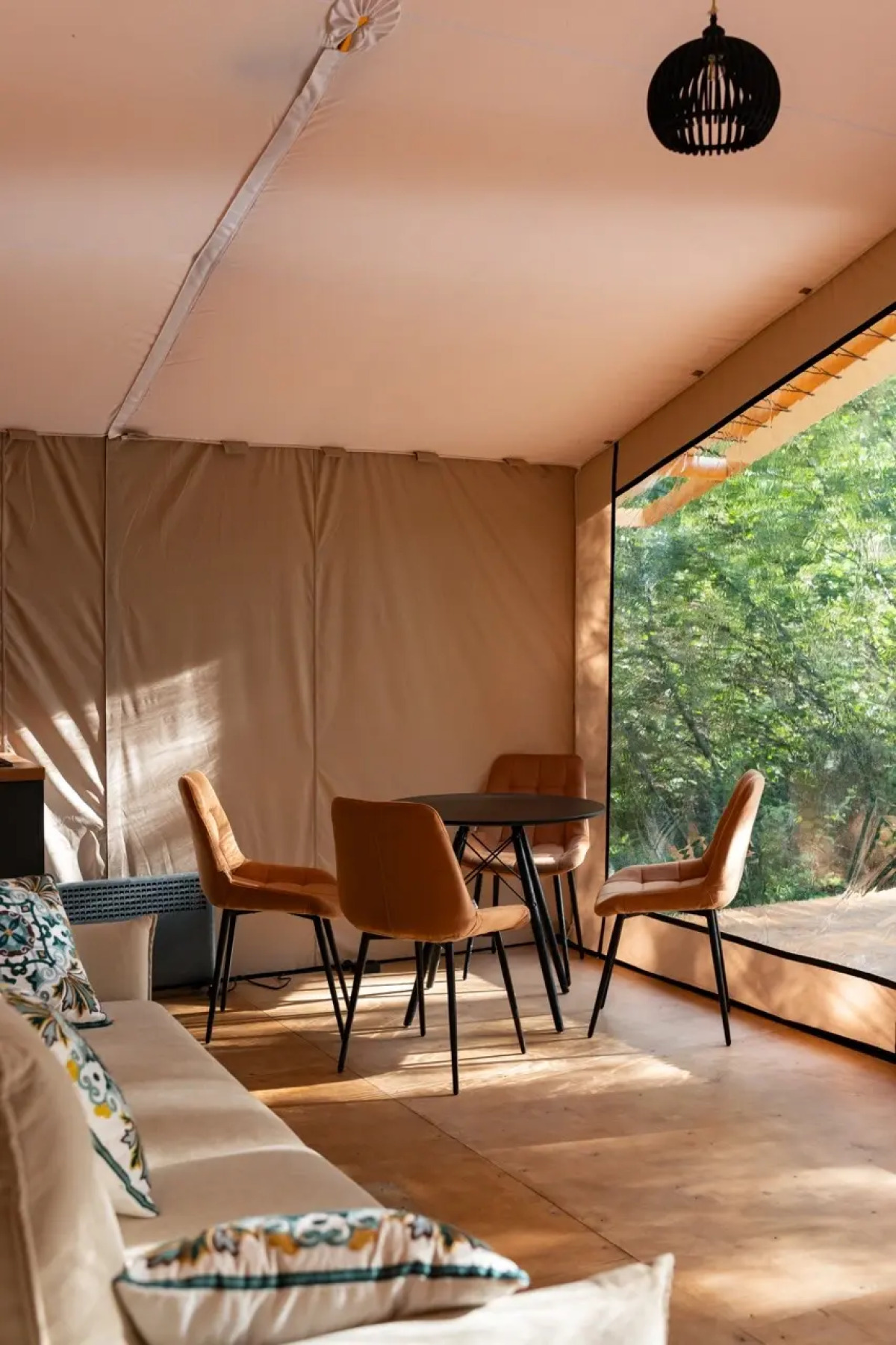 Глэмпинг Хюгге Кэмп Карелия