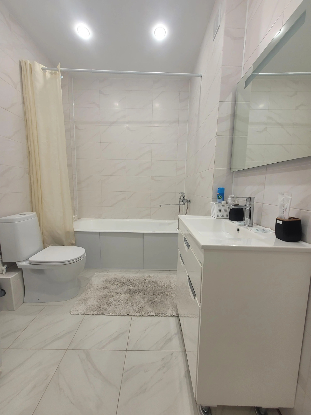 Квартира трехкомнатные Be Home на Седова