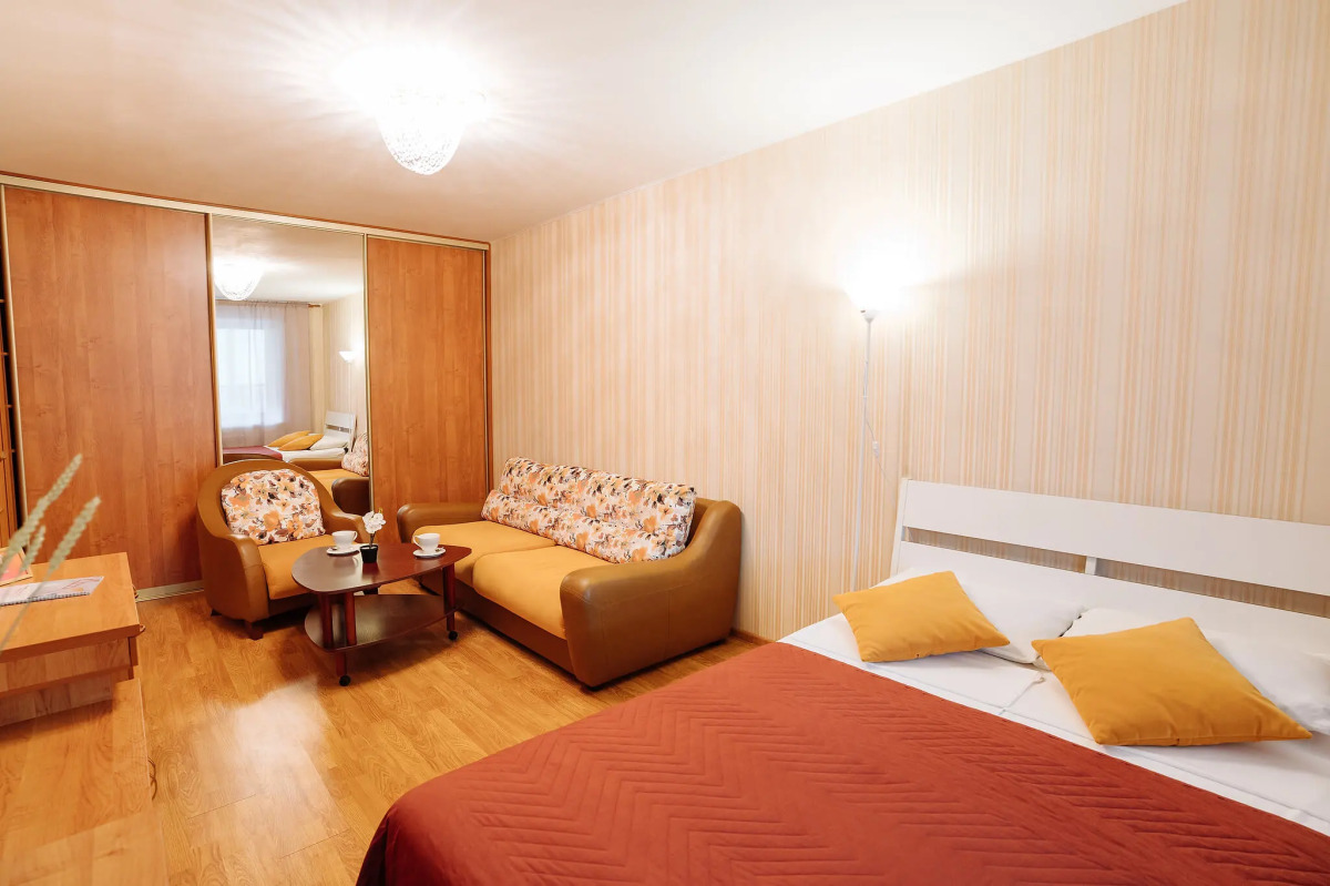 Апартаменты 9 ночей на Чкалова 48