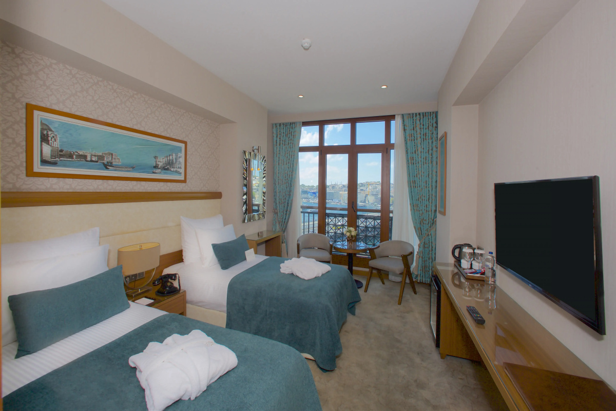 Momento Golden Horn Hotel