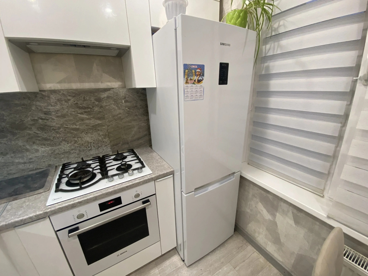 Квартира Двухкомнатная у метро напротив Северного вокзала