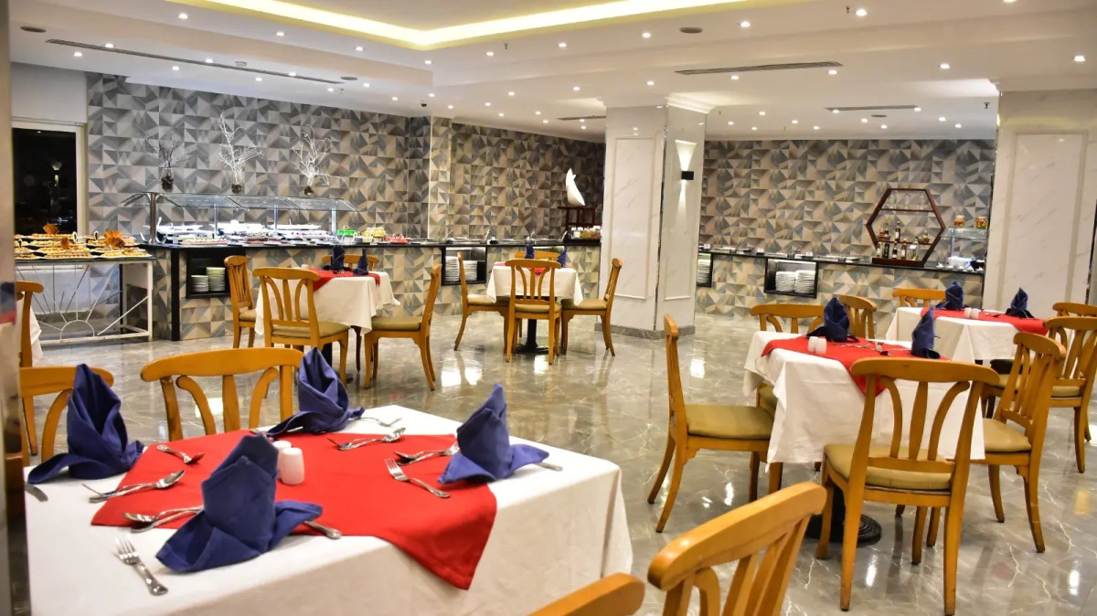 Ivy Cyrene Island Aqua Park Resort