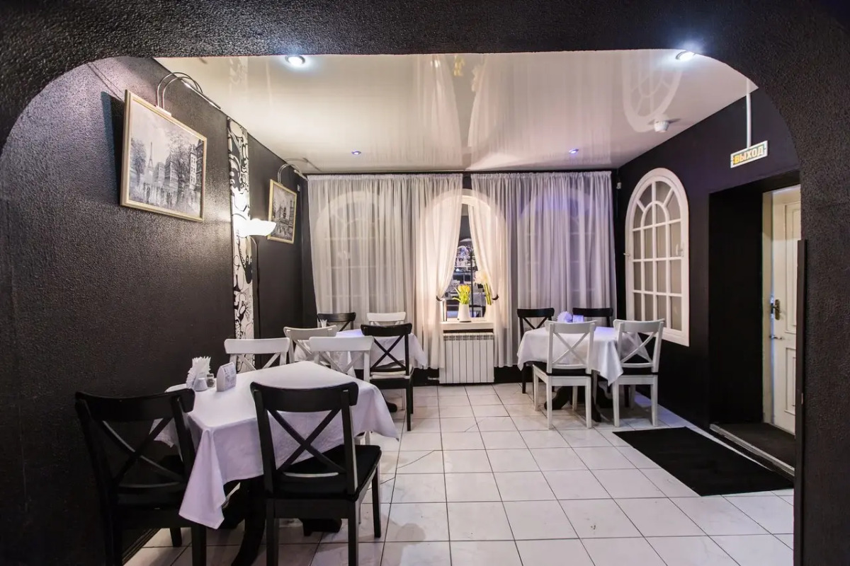 Отель Белое и Черное