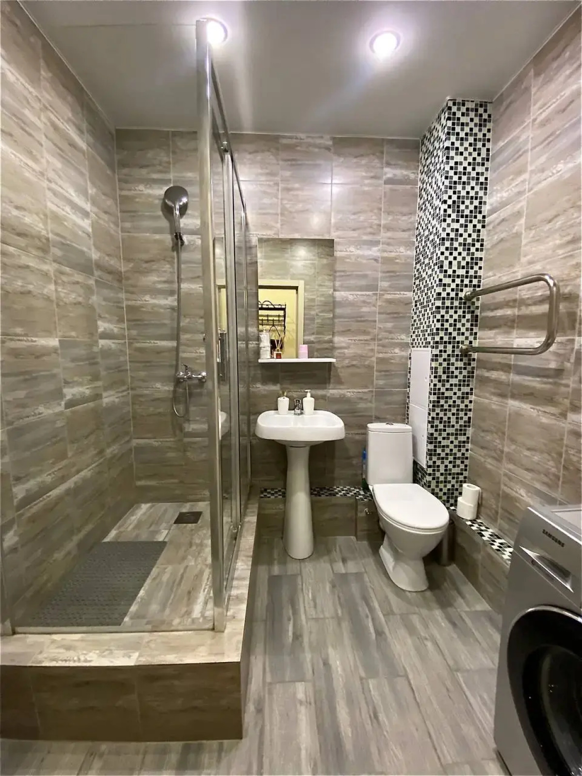 Апартаменты видовые на 14 этаже рядом ТРК Родник