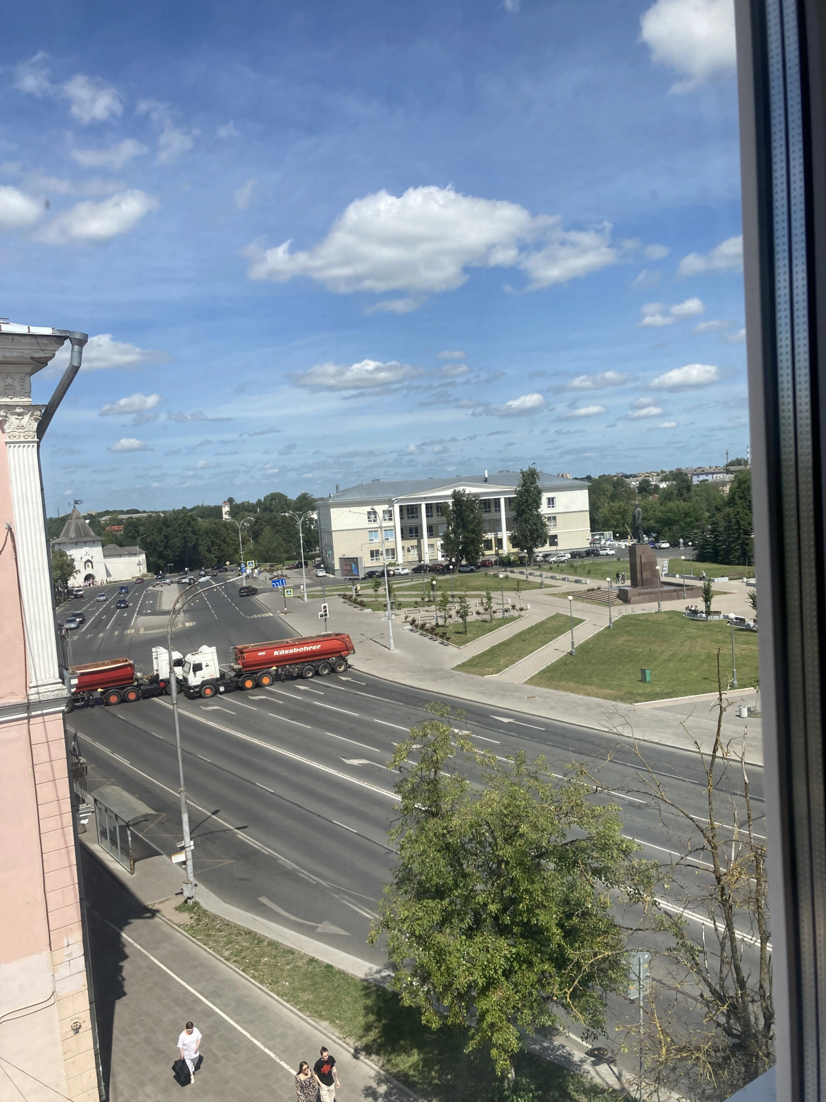 Апартаменты на площади Ленина